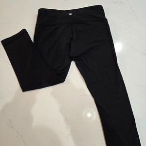 Black Lululemon Crop leggings Inside Pocket No Tag (XS S 2 4 ?) 21"